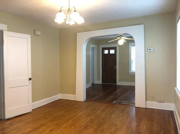 2221 E Vollmer Ave, Milwaukee, WI 53207