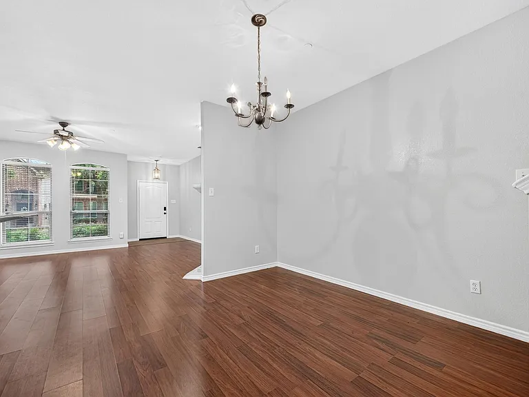 6837 Livorno Ln — Photo 10
