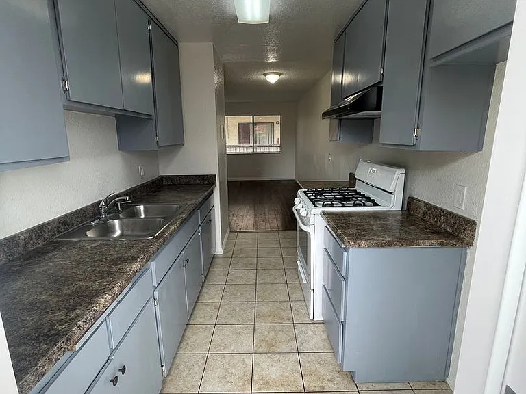 2269 Earl Ave — Photo 7