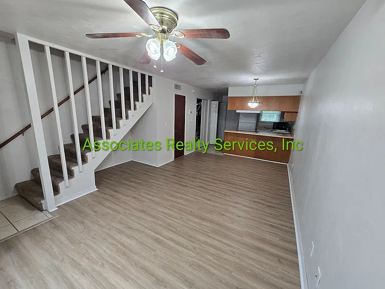 5405 NW 20th Way #B — Photo 1
