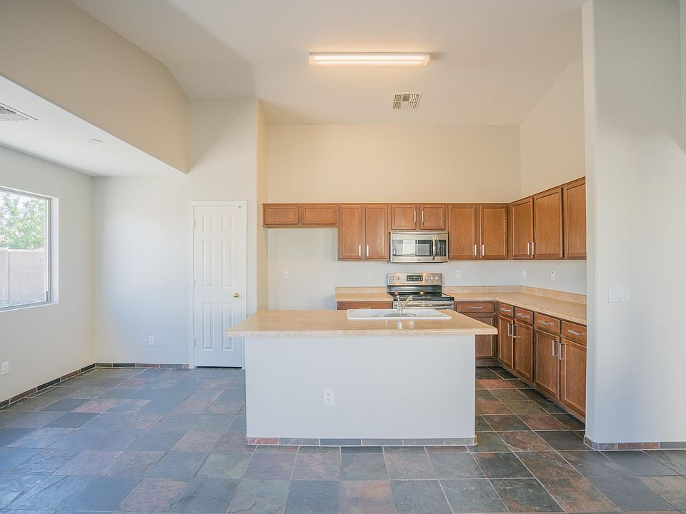1st image of 4817 N 112th Gln