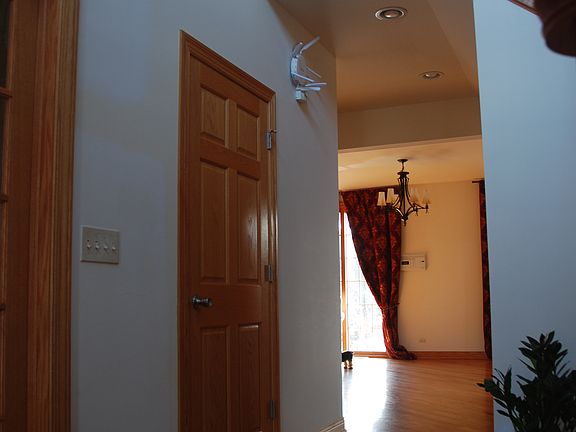3rd image of 9985 Highland Ln