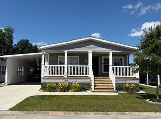 52519 Deerwood Ct, New Baltimore, MI 48051