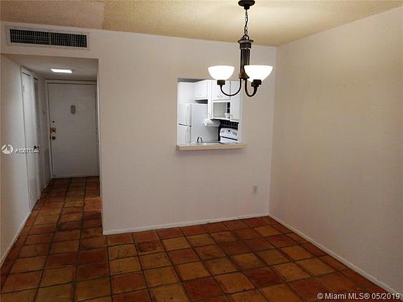 3rd image of 1020 Meridian Ave APT 203