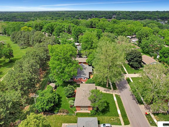 3rd image of 501 Wedgewood Dr