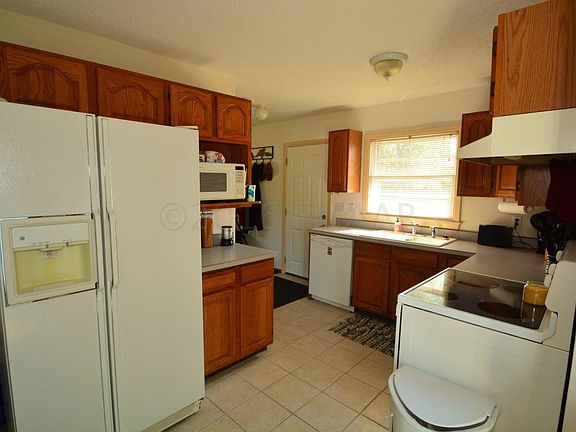 4th image of 1924 10th Ave N