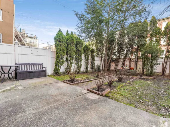 344 7th Street image 4 of 31