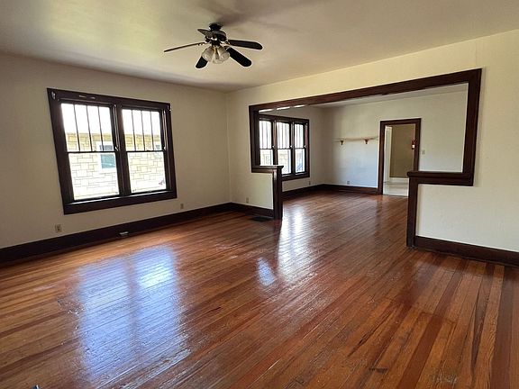 3rd image of 402 E 1st St #1