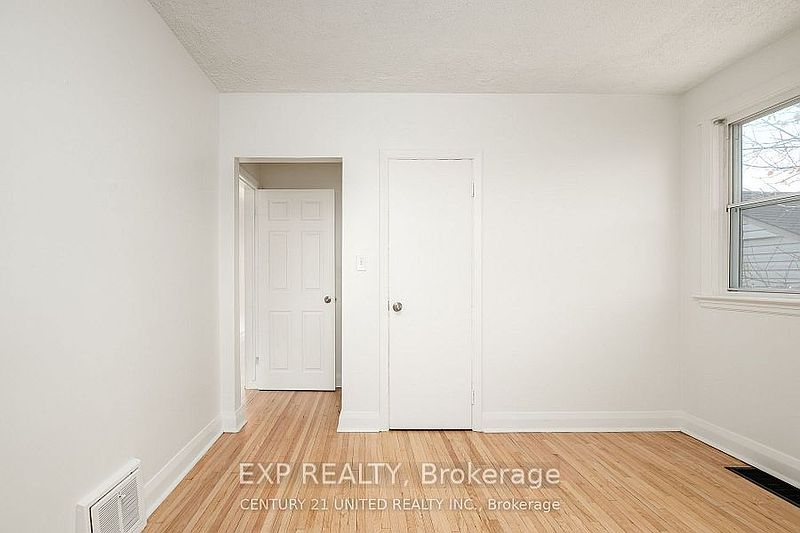 Peterborough House for rent - 5 Bedrooms — photo 18