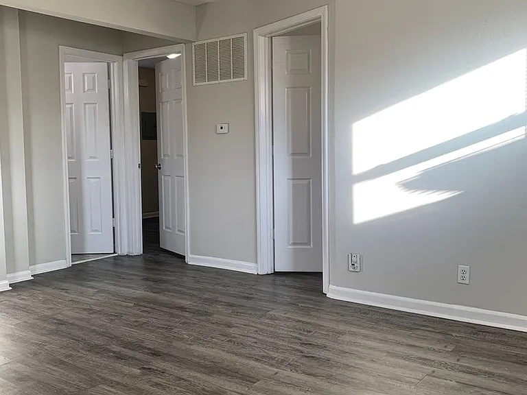 2715 W 42nd Ave — Photo 2