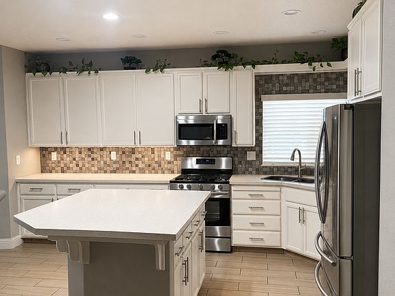 4th image of 4531 Sunny Oak Dr