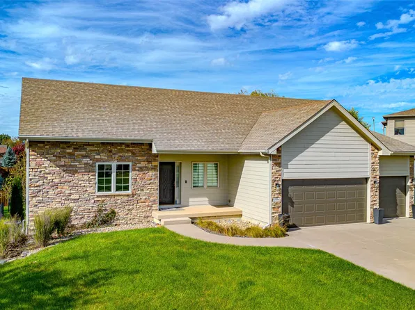 4486 NW 165th St, Clive, IA 50325