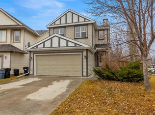 136 E Copperfield Close SE, Calgary, AB T2Z 4L3