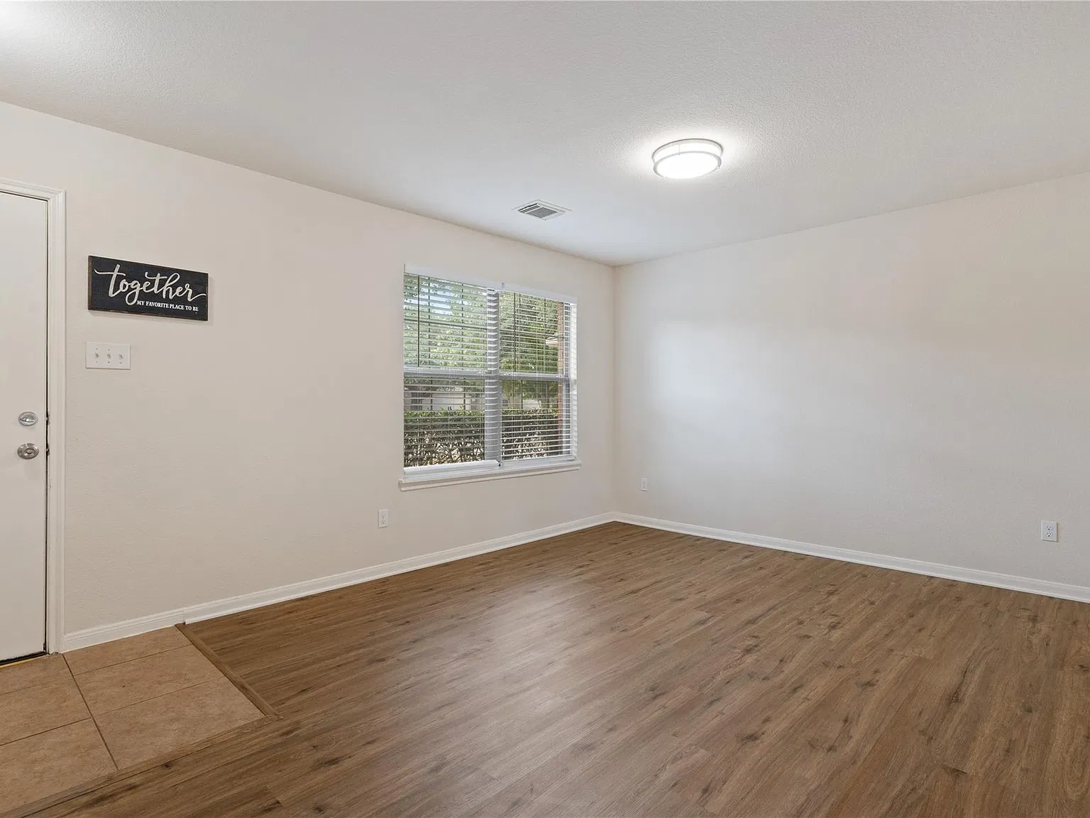 3 bed, 2.5 bath, 2197 sqft, $2,450 — Photo 4