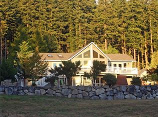 266 N Camano Ridge Rd, Camano Island, WA 98282