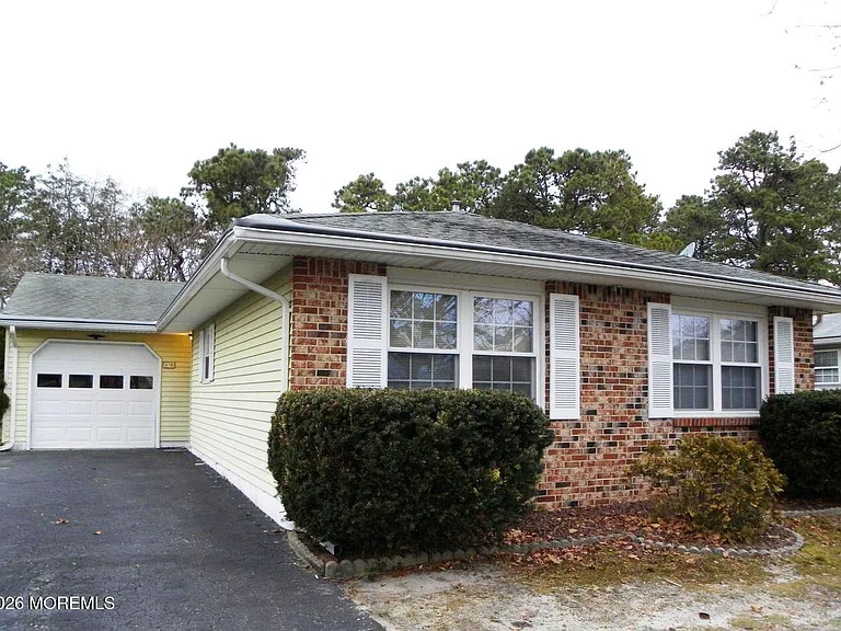 10 Whitecap Way — Photo 1