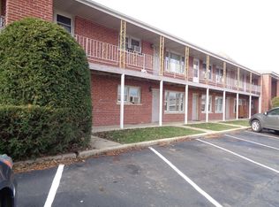 1340 N Main St APT A-12, Wheaton, IL 60187