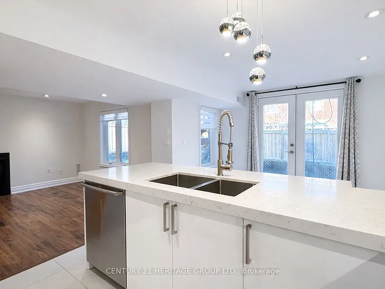 691 Shanahan Blvd — Photo 7