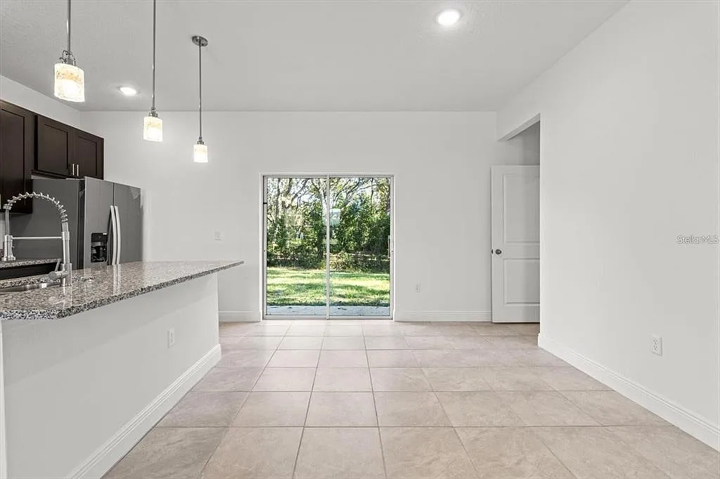 4 bed, 2.0 bath, 1578 sqft, $2,300 — Photo 3