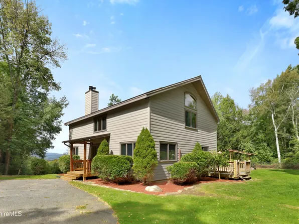 289 Chanterwood Rd, Lee, MA 01238