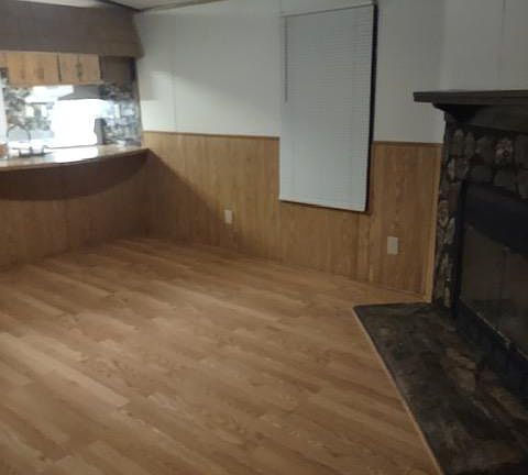 2nd image of 209 Cindy Ln