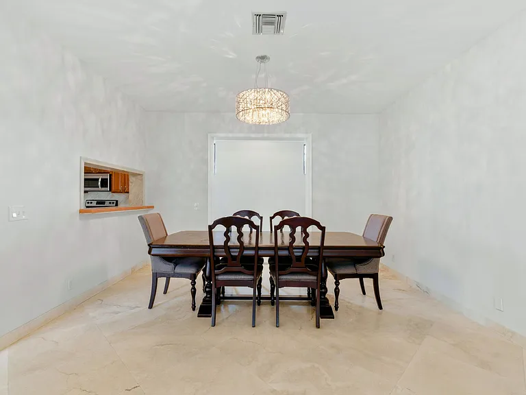 1235 Sussex St — Photo 11