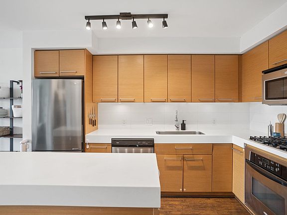 3rd image of 2770 Sophia St #509