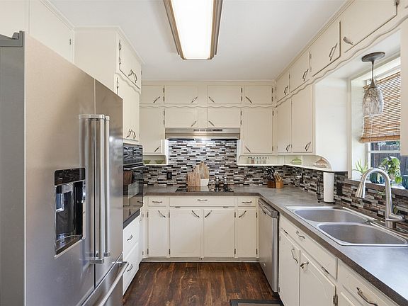 4th image of 5709 Starlight Dr