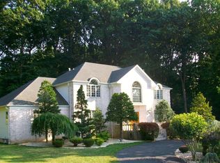 36 Red Coach Ln, Holmdel, NJ 07733