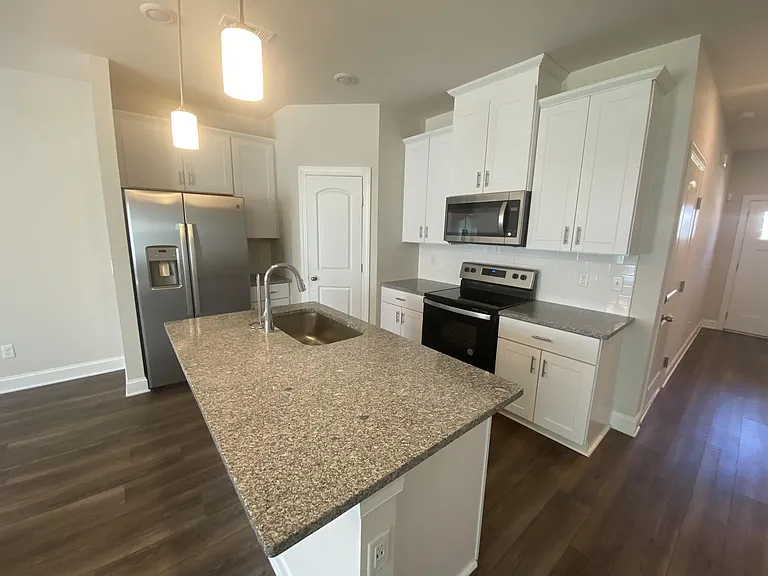 1550 Olympic Ln — Photo 8