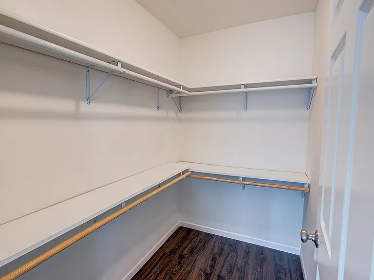 836 Thompson Dr — Photo 13