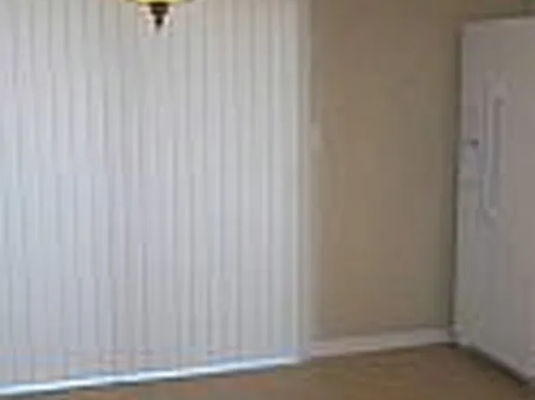 8424 Warren Dr, Douglasville, GA 30134