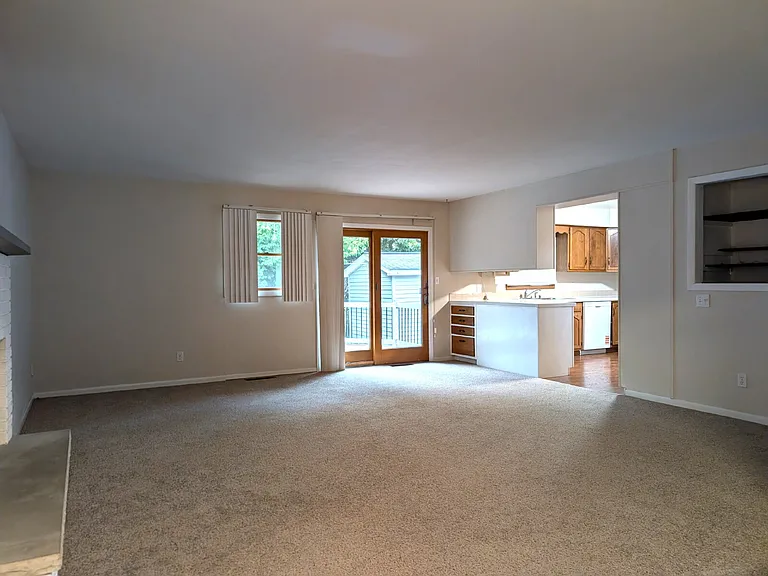 2408 S Gladys Ave — Photo 10