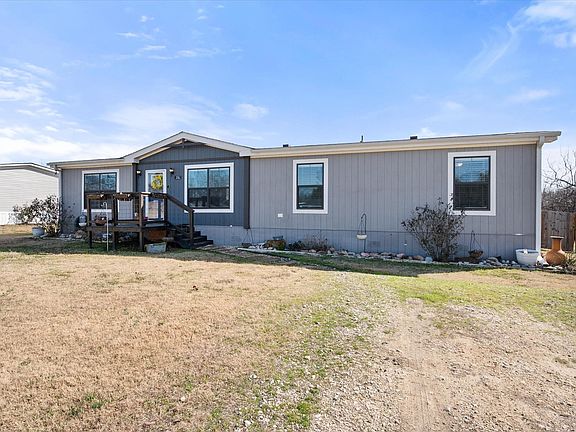 3rd image of 216 SE County Road 3048a