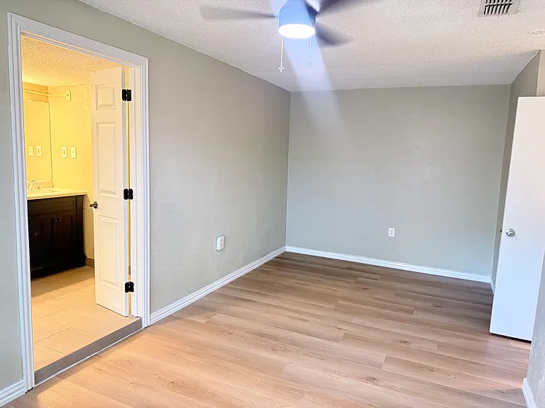 2104 Sunrise Trl — Photo 21