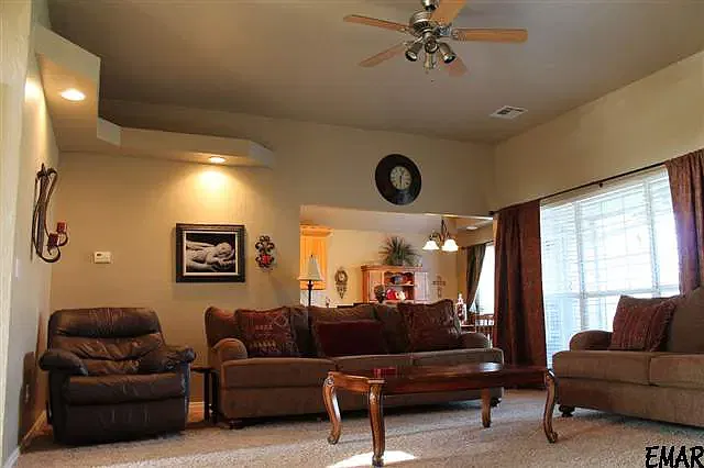 3 bed, 1446 sqft, $1,600 — Photo 3