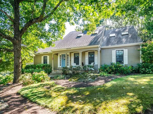 30 Surrey Rd, Winchester, MA 01890