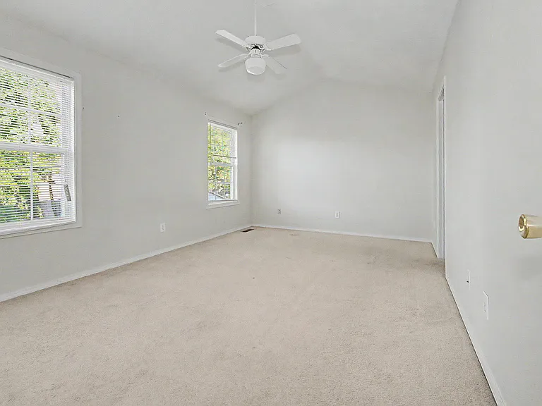 1004 Doral Dr — Photo 21
