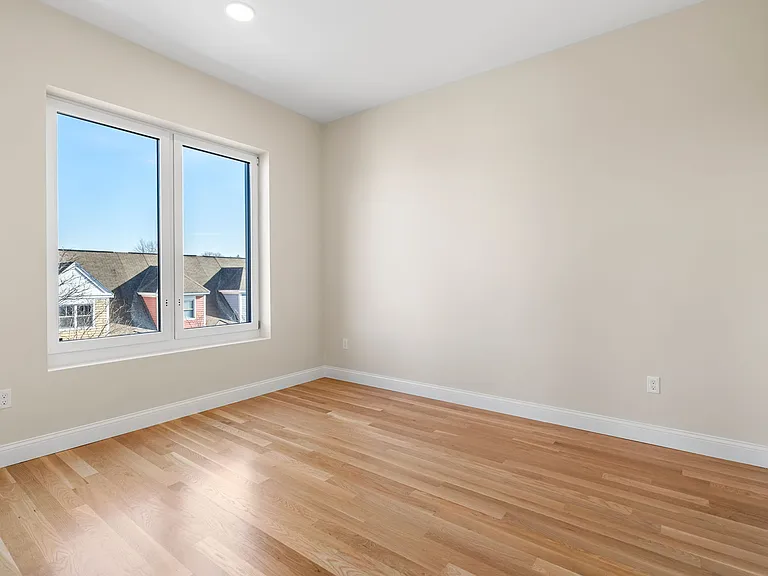16 Taber St #305 — Photo 9