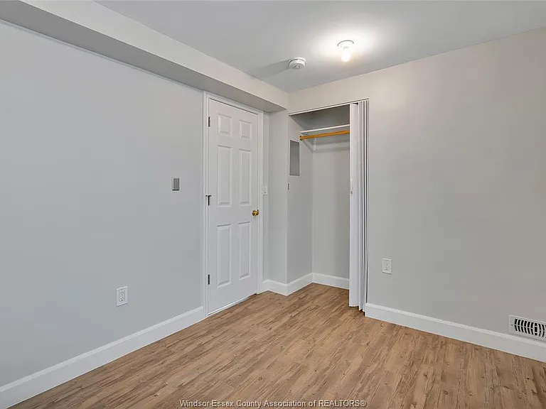 881 Parent Ave #BASEMENT — Photo 14
