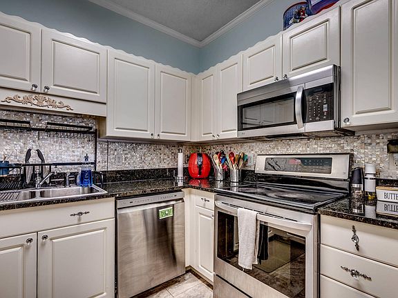 3rd image of 9754 Leyland Dr. #7