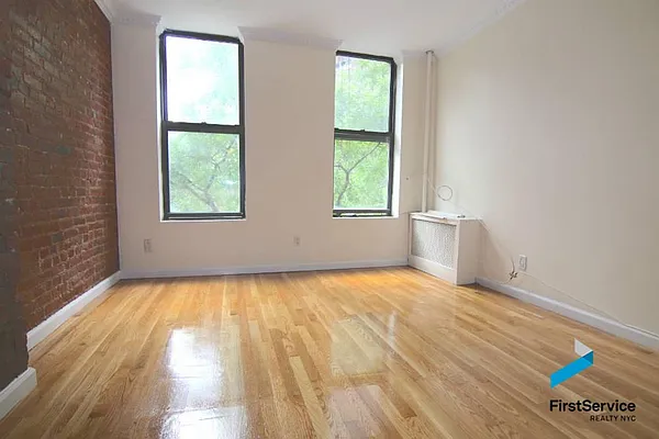 Rented by FirstService Realty (legacy) | media 10