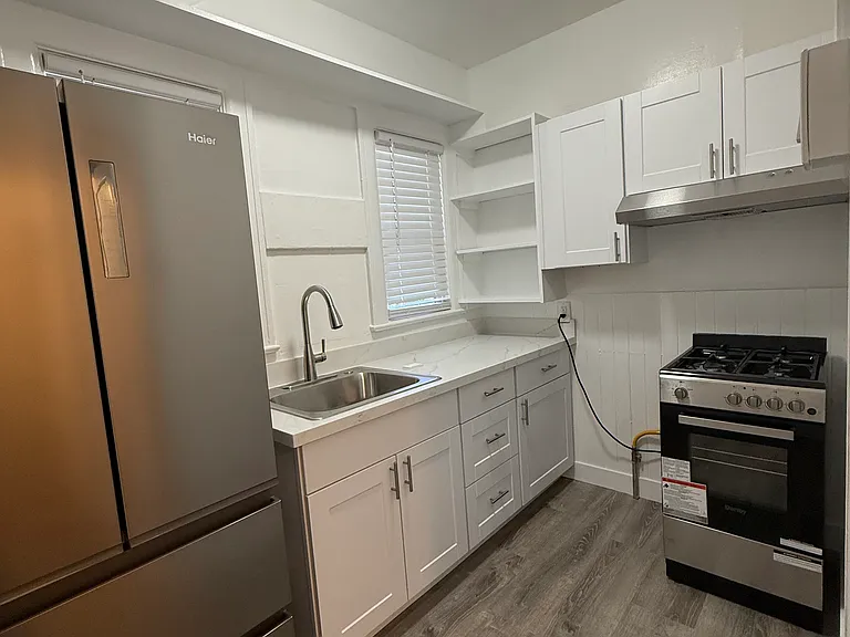 657 Everett Ave #7 — Photo 18