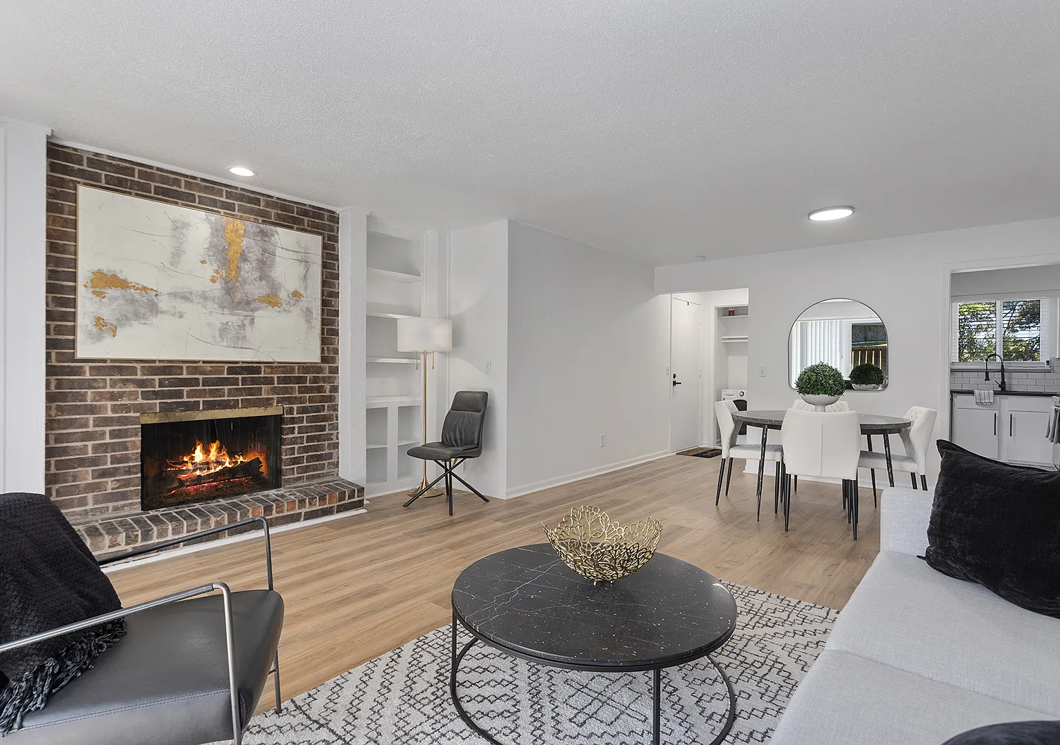 Fox Run Apartments — Photo 1