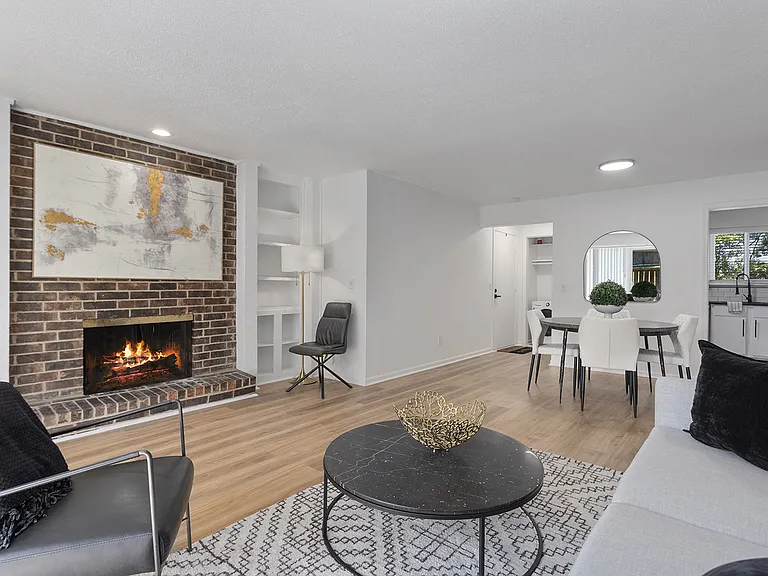 Fox Run Apartments — Photo 1