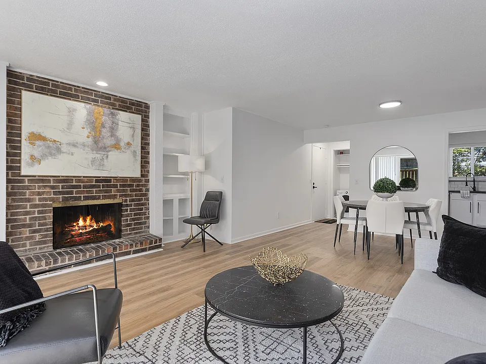 Fox Run Apartments