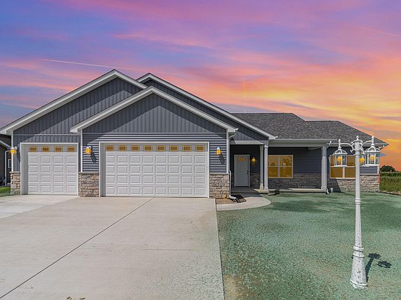 2nd image of 5890 Pinstripe Ave