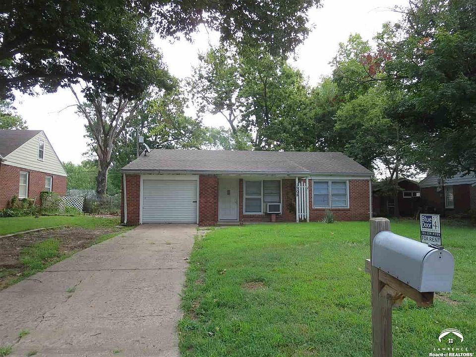 2nd image of 1543 Campus Rd