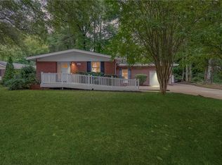 3077 Edinburgh Dr, Virginia Beach, VA 23452