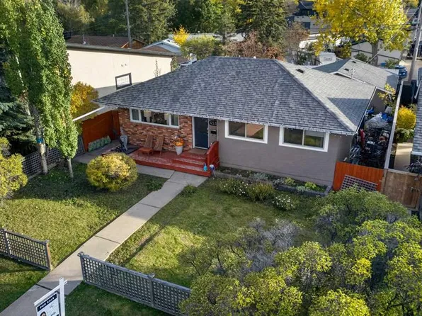 4539 N 26th Ave SW, Calgary, AB T3E 0P8